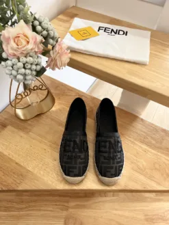 FENDI Flats & Loafers EU35-45 B40202605030225109