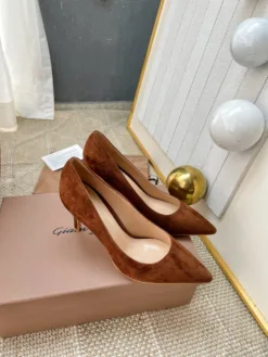 Alternative view of GIANVITO ROSSI Heels EU34-40 C30202605033404139