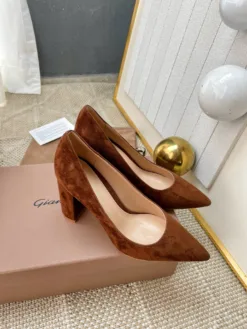 Alternative view of GIANVITO ROSSI Heels EU34-40 C30202605033410139