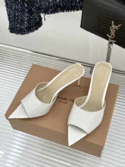 Alternative view of GIANVITO ROSSI Heels EU35-39 B70202605031488119