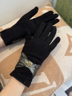 Alternative view of GUCCI Gloves A0520260503335569