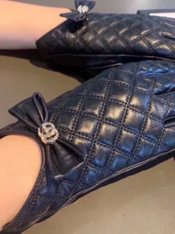 GUCCI Gloves A1520260503531269