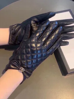Alternative view of GUCCI Gloves A1520260503531269