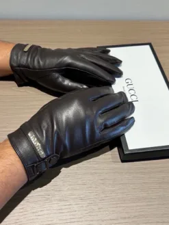 GUCCI Gloves A2020260503298069