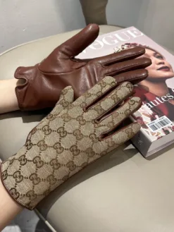 Alternative view of GUCCI Gloves A2520260503609369
