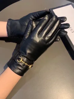 GUCCI Gloves A4520260503530979