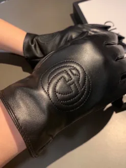 GUCCI Gloves G520260503063859