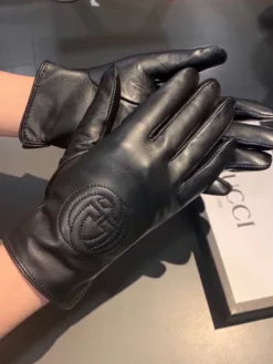 Alternative view of GUCCI Gloves G520260503063859