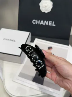 Alternative view of GUCCI Hair Accessories D520260503007549