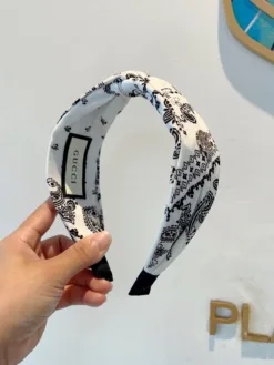 Alternative view of GUCCI Hair Accessories D520260503301049