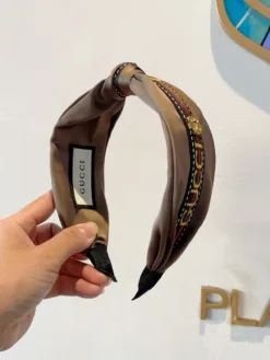 Alternative view of GUCCI Hair Accessories D520260503499549