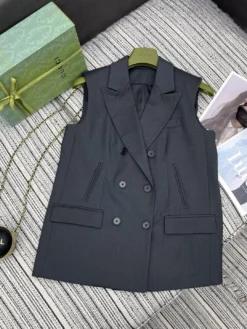 Alternative view of GUCCI Suits Wool S-L D05202605282079159