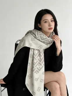 GUCCI Scarves B0520260504785689