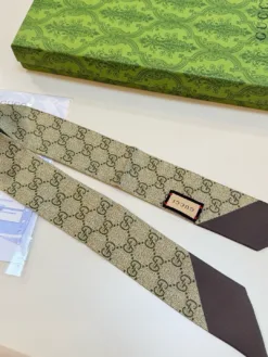 Alternative view of GUCCI Scarves E020260504391149