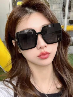 HERMES Glasses & Sunglasses F020260504903349