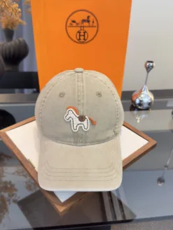 HERMES Hats & Caps E520260503485349