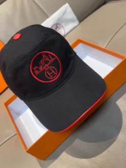 HERMES Hats & Caps F520260503164649