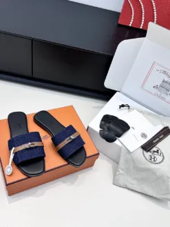 HERMES Sandals & Slides EU36-39 C70202605032266149