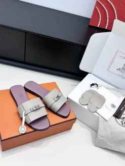 HERMES Sandals & Slides EU36-39 C70202605032268149