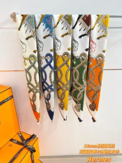 Alternative view of HERMES Scarves A5020260504098479