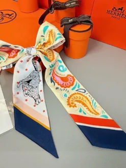 Alternative view of HERMES Scarves D520260504089949