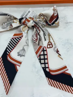 Alternative view of HERMES Scarves D5202605041021049