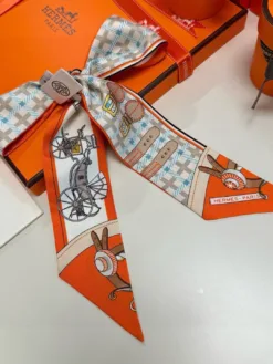 Alternative view of HERMES Scarves D5202605041073149