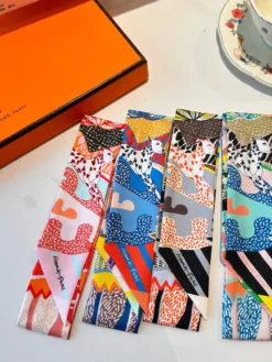 Alternative view of HERMES Scarves D5202605041074549