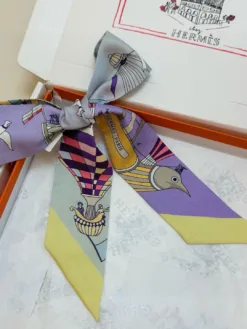 Alternative view of HERMES Scarves D520260504349049