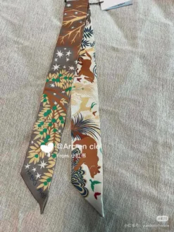Alternative view of HERMES Scarves D520260504420249