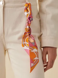 Alternative view of HERMES Scarves D520260504425149
