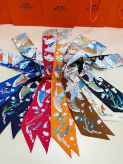 Alternative view of HERMES Scarves D520260504480149