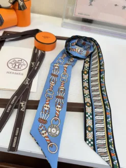 Alternative view of HERMES Scarves D520260504532149