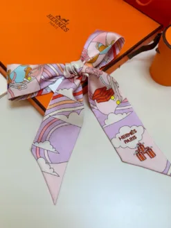 Alternative view of HERMES Scarves D520260504674049