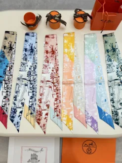 Alternative view of HERMES Scarves E020260504090149