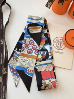 HERMES Scarves E020260504139949