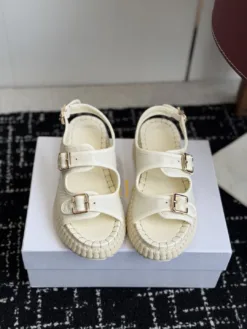LOEWE Sandals & Slides EU35-40 C30202605031451139