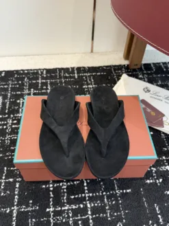 LORO PIANA Sandals & Slides EU35-40 B60202605030045119
