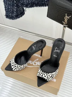 Alternative view of LOUBOUTIN Heels EU35-39 C00202605030554129