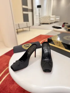 Alternative view of LOUBOUTIN Heels EU35-40 C40202605033587139