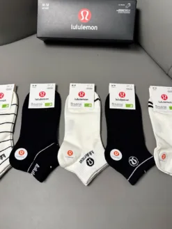 LULULEMON Socks C520260503660749