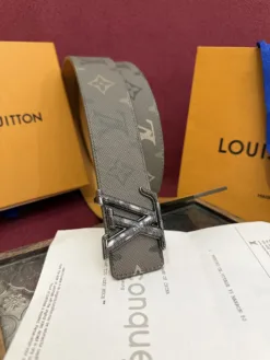Alternative view of LV Belts Men D020260504008749