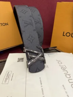 Alternative view of LV Belts Men D020260504023049