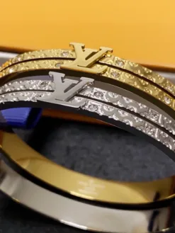 LV Bracelets E520260504000949
