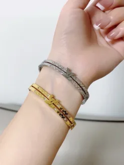 Alternative view of LV Bracelets E520260504000949
