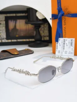 Alternative view of LV Glasses & Sunglasses A3520260504381569