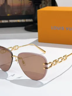 LV Glasses & Sunglasses A3520260504578469