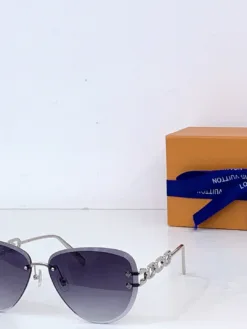 Alternative view of LV Glasses & Sunglasses A3520260504667069