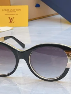 Alternative view of LV Glasses & Sunglasses A4520260504265979