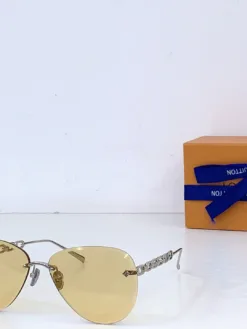 Alternative view of LV Glasses & Sunglasses A4520260504343679